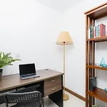 The Alfred Fern - Modern 2-Bedroom Apartment With Pool In Prime Colombo 3